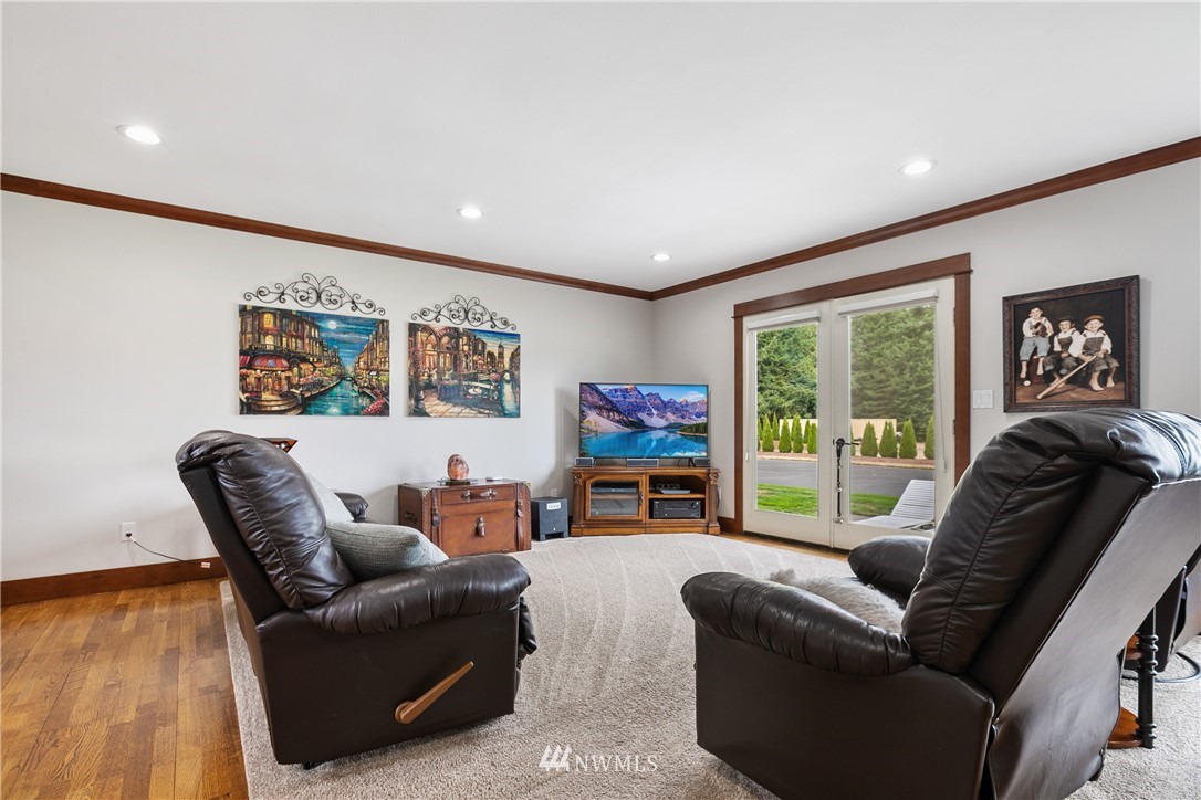 810 East Wiser Lake Road Lynden, WA 98264 - Photo 10 of 40 a living room with furniture and a large window