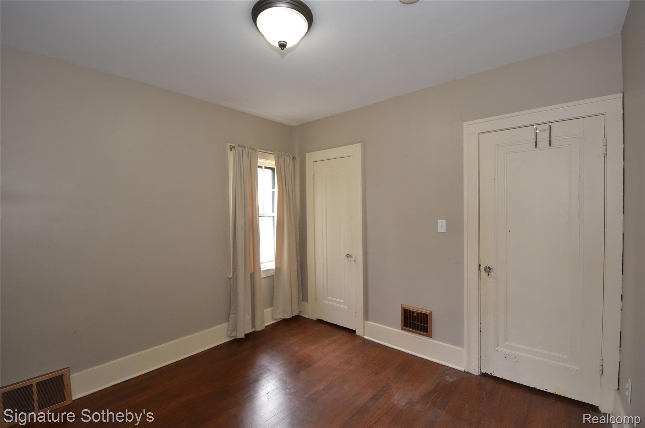 53 Wellesley Drive Pleasant Ridge, MI 48069 - Photo 26 of 49 Another View Entry Level Bedroom