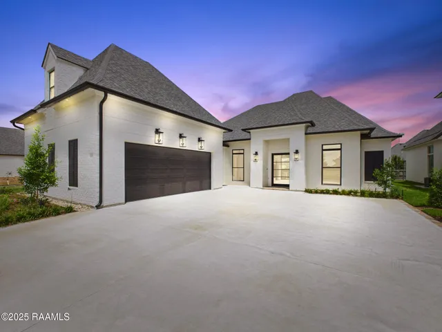 $1,063,296 | 223 Gunter Grass Court, Lafayette, LA 70508