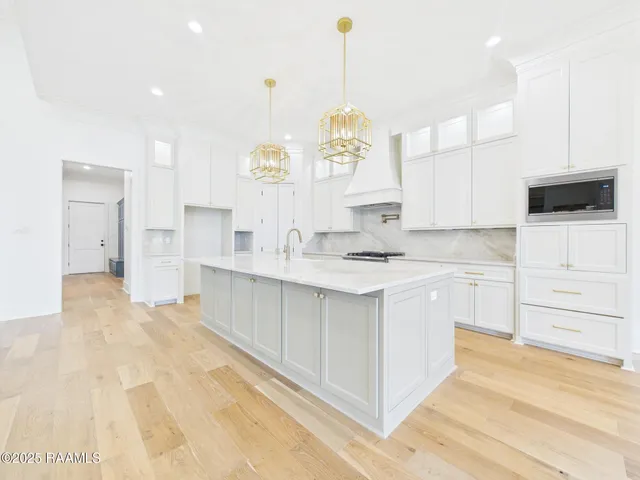 $1,063,296 | 223 Gunter Grass Court, Lafayette, LA 70508