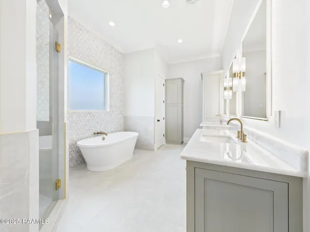 $1,063,296 | 223 Gunter Grass Court, Lafayette, LA 70508