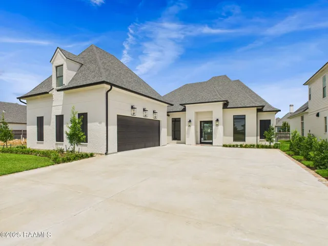 $1,063,296 | 223 Gunter Grass Court, Lafayette, LA 70508