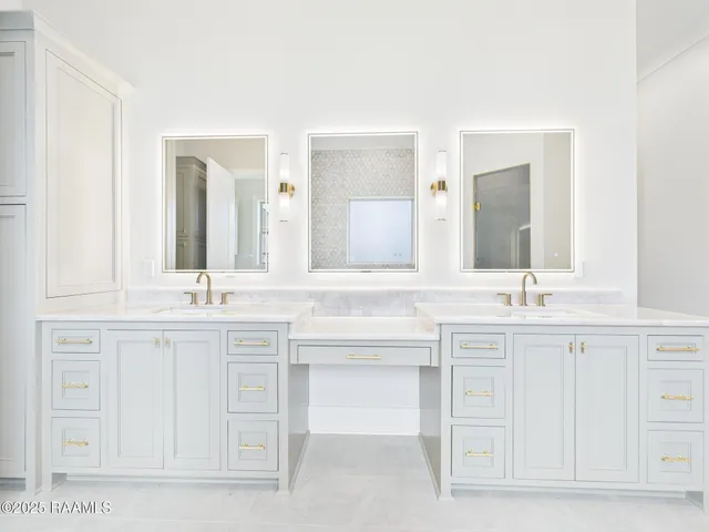 $1,063,296 | 223 Gunter Grass Court, Lafayette, LA 70508