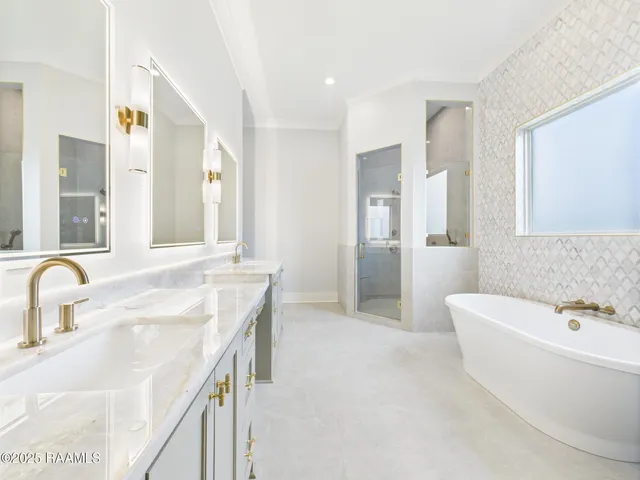 $1,063,296 | 223 Gunter Grass Court, Lafayette, LA 70508