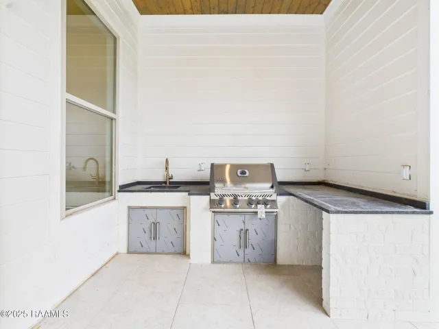 $1,063,296 | 223 Gunter Grass Court, Lafayette, LA 70508