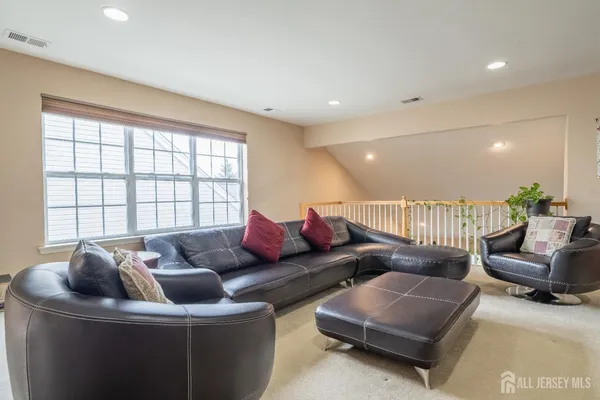 $750,000 | 56 Lakehurst Way, Monroe Township, NJ 08831