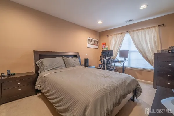 $750,000 | 56 Lakehurst Way, Monroe Township, NJ 08831