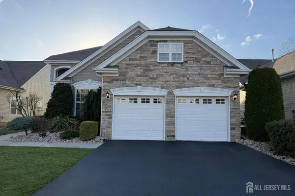 $750,000 | 56 Lakehurst Way, Monroe Township, NJ 08831