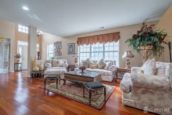 $750,000 | 56 Lakehurst Way, Monroe Township, NJ 08831