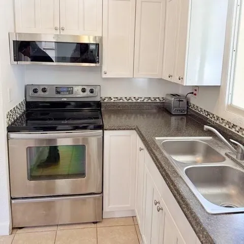 $2,700 | 5520 Hobson Street Northeast, St. Petersburg, FL 33703