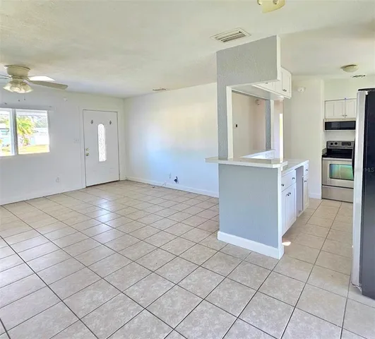 $2,700 | 5520 Hobson Street Northeast, St. Petersburg, FL 33703