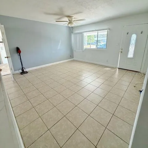 $2,700 | 5520 Hobson Street Northeast, St. Petersburg, FL 33703