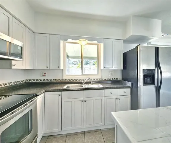 $2,700 | 5520 Hobson Street Northeast, St. Petersburg, FL 33703