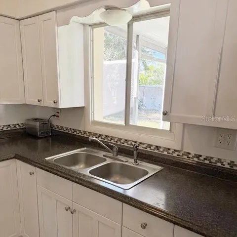 $2,700 | 5520 Hobson Street Northeast, St. Petersburg, FL 33703