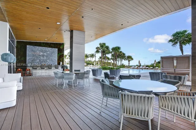 $15,000 | 5775 Collins Avenue, Unit 405, Miami Beach, FL 33140