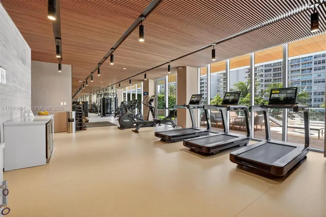 $15,000 | 5775 Collins Avenue, Unit 405, Miami Beach, FL 33140