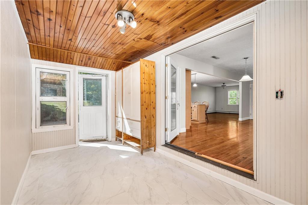 636 Frankfort Road Monaca, PA 15061 - Photo 4 of 30 Gallery Image 4