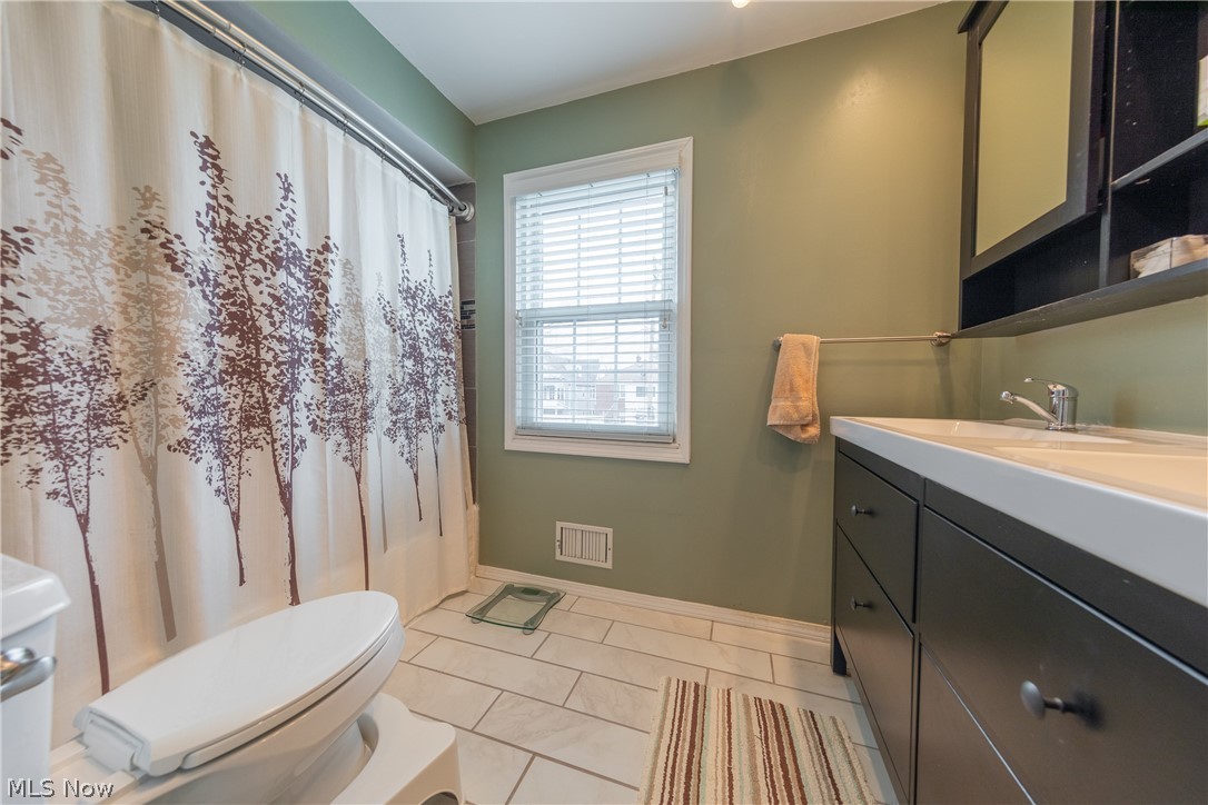 3586 Ingleside Road Beachwood, OH 44122 - Photo 16 of 22 The remodeled Main Bathroom with ceramic tile floor
