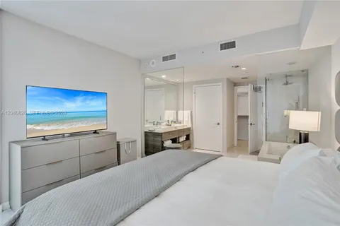 $1,895,000 | 650 Northeast 32nd Street, Unit 3901, Miami, FL 33137