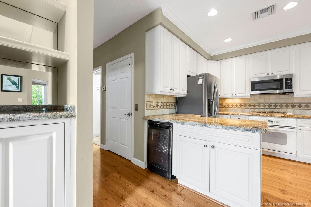 606 Southwest Cleveland Avenue Stuart, FL 34994 - Photo 27 of 58 Gallery Image 27