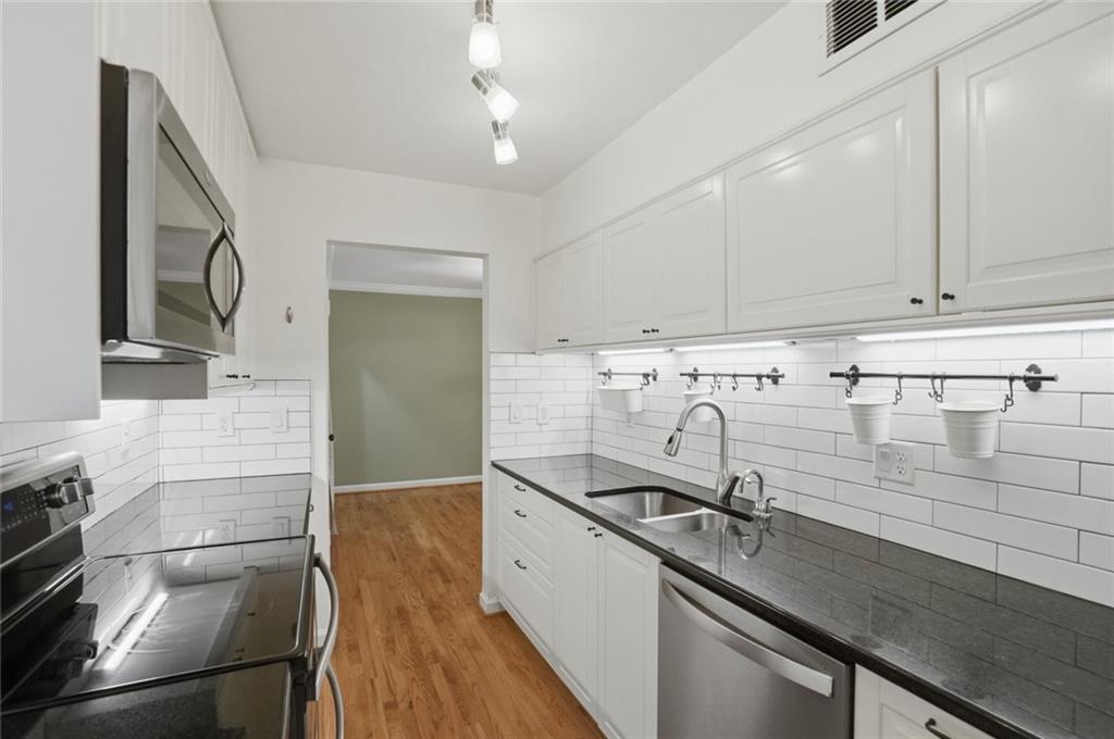 3091 Colonial Way, Unit M2 Atlanta, GA 30341 - Photo 9 of 21