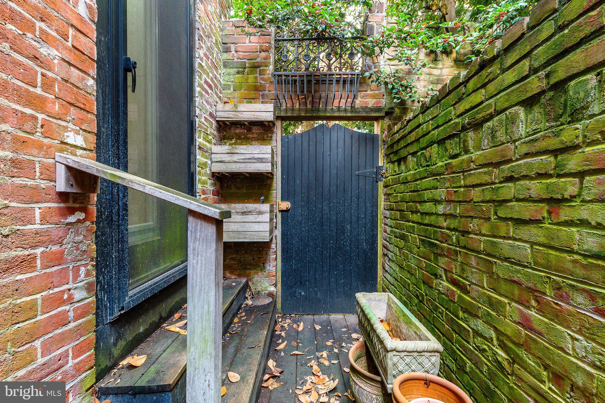 517 Pine Street Philadelphia, PA 19106 - Photo 52 of 63