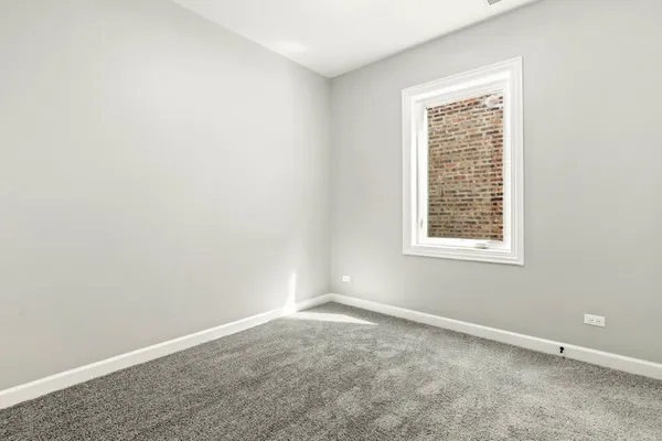 $2,600 | 4605 South Langley Avenue, Unit 2, Chicago, IL 60653