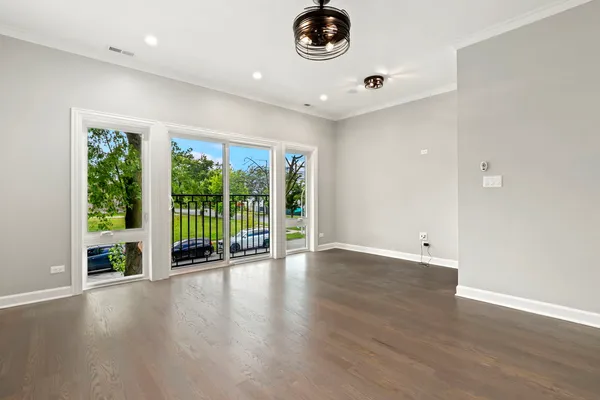 $2,600 | 4605 South Langley Avenue, Unit 2, Chicago, IL 60653