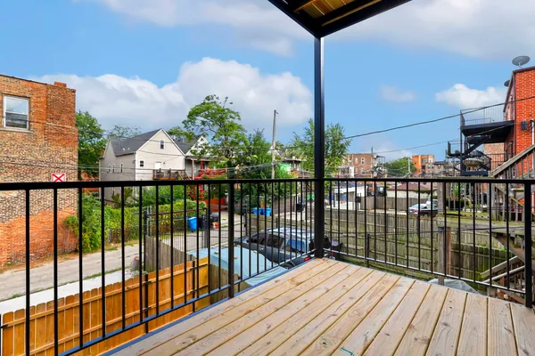 $2,600 | 4605 South Langley Avenue, Unit 2, Chicago, IL 60653