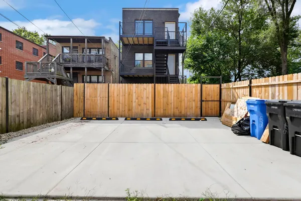 $2,600 | 4605 South Langley Avenue, Unit 2, Chicago, IL 60653