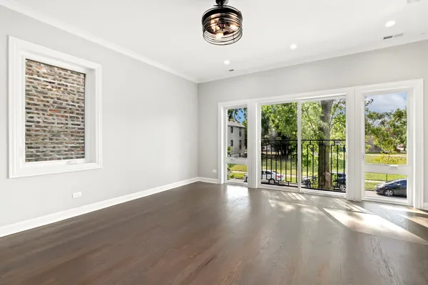 $2,600 | 4605 South Langley Avenue, Unit 2, Chicago, IL 60653