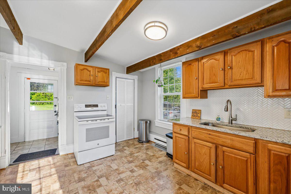 22165 Big Woods Road Dickerson, MD 20842 - Photo 22 of 28 Kitchen