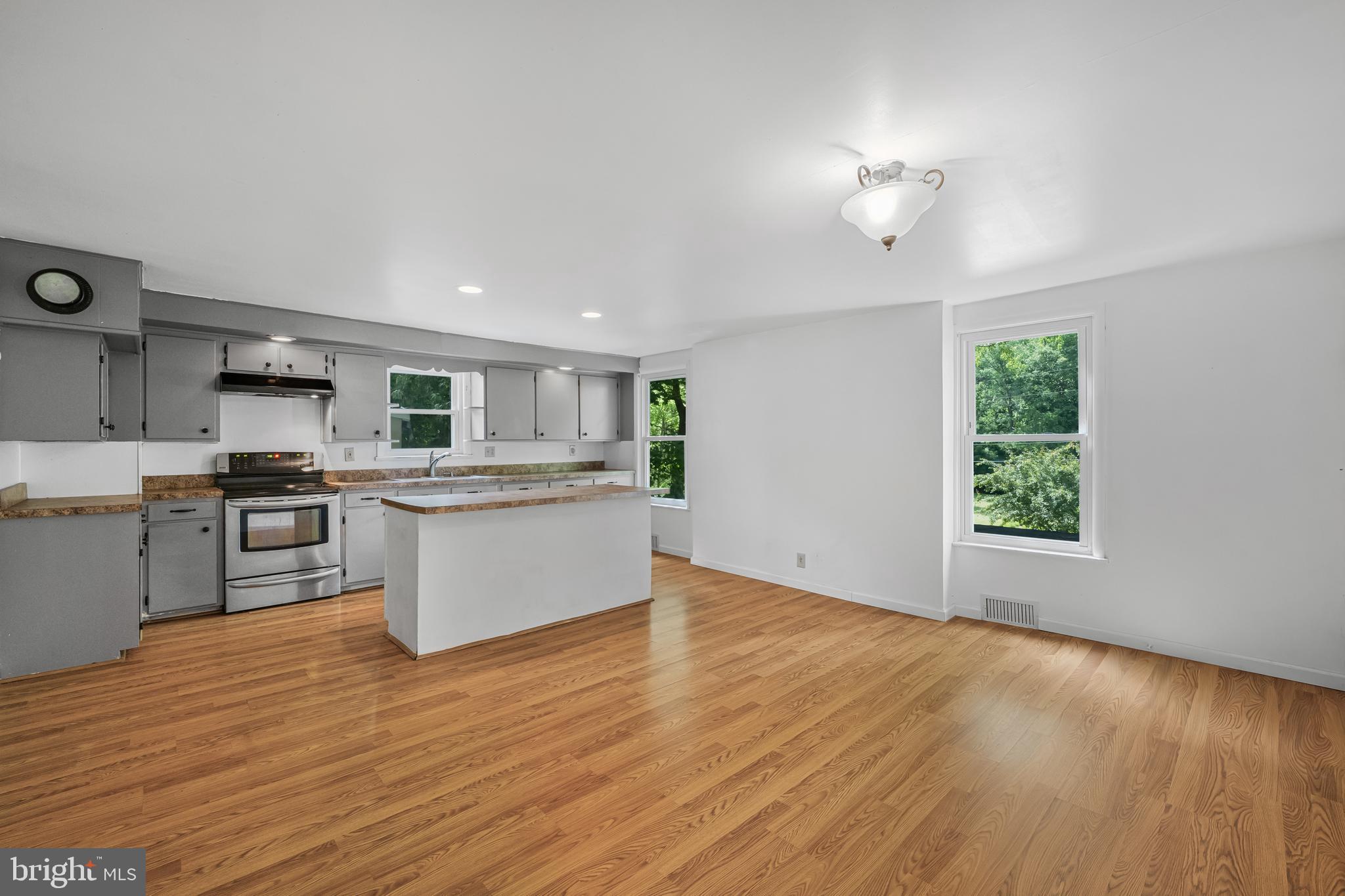108 Poplar Road Fleetwood, PA 19522 - Photo 11 of 46 Kitchen