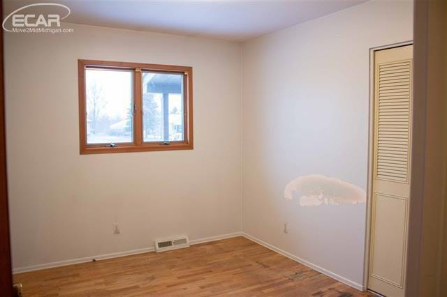 5411 Coldwater Road Flint, MI 48504 - Photo 9 of 24