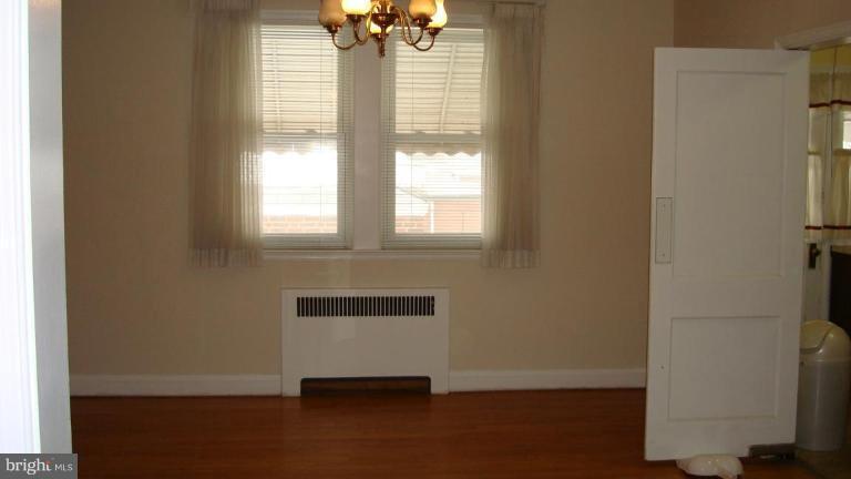 1503 Sheffield Road Baltimore, MD 21218 - Photo 3 of 16 Dining Room