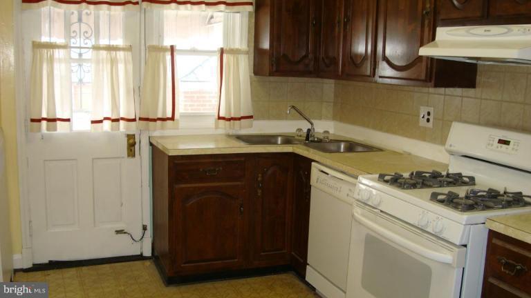 1503 Sheffield Road Baltimore, MD 21218 - Photo 4 of 16 Kitchen