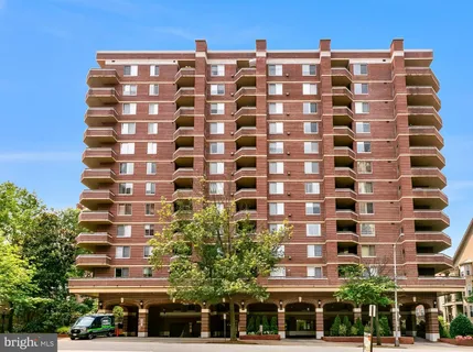 $675,000 | 1276 North Wayne Street, Unit 300, Arlington, VA 22201