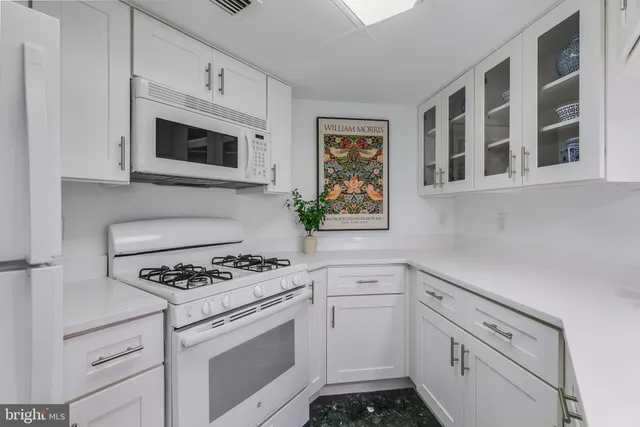 $675,000 | 1276 North Wayne Street, Unit 300, Arlington, VA 22201