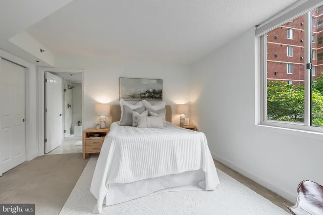 $675,000 | 1276 North Wayne Street, Unit 300, Arlington, VA 22201