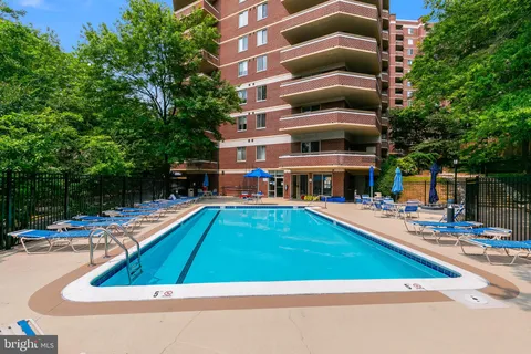 $675,000 | 1276 North Wayne Street, Unit 300, Arlington, VA 22201