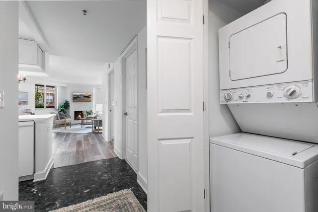 $675,000 | 1276 North Wayne Street, Unit 300, Arlington, VA 22201