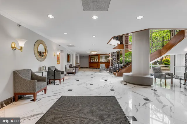 $675,000 | 1276 North Wayne Street, Unit 300, Arlington, VA 22201