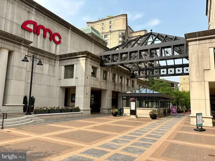 $675,000 | 1276 North Wayne Street, Unit 300, Arlington, VA 22201