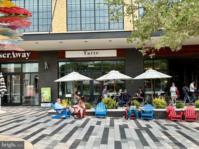 $675,000 | 1276 North Wayne Street, Unit 300, Arlington, VA 22201