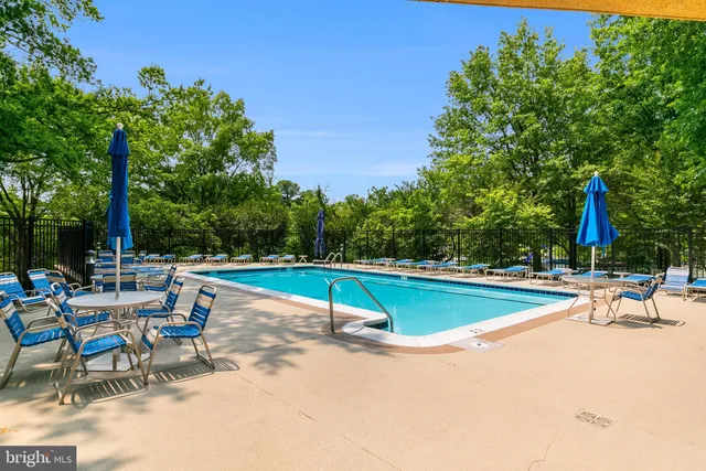 $675,000 | 1276 North Wayne Street, Unit 300, Arlington, VA 22201