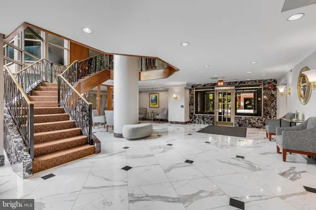 $675,000 | 1276 North Wayne Street, Unit 300, Arlington, VA 22201