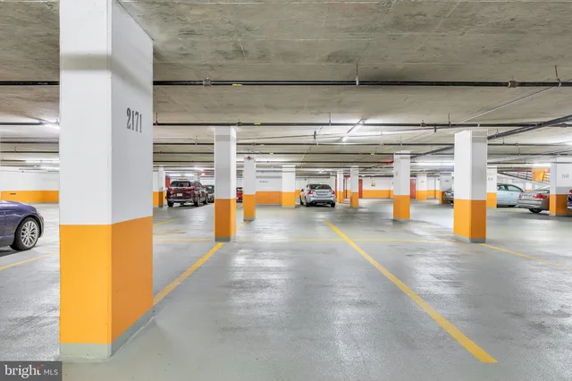 $675,000 | 1276 North Wayne Street, Unit 300, Arlington, VA 22201