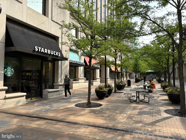 $675,000 | 1276 North Wayne Street, Unit 300, Arlington, VA 22201