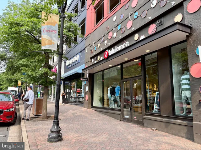 $675,000 | 1276 North Wayne Street, Unit 300, Arlington, VA 22201