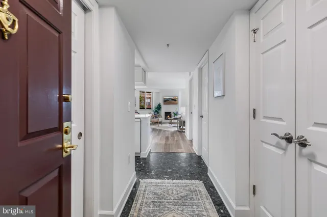 $675,000 | 1276 North Wayne Street, Unit 300, Arlington, VA 22201